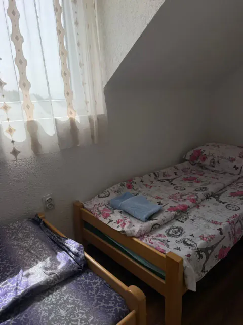 Soba sa dva ležaja